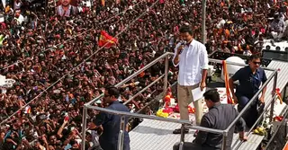 তামিলনাড়ুতে বিজয়ের ‘হুইসেল রেভল্যুশন’, চমক দেখাচ্ছে টিভিকে